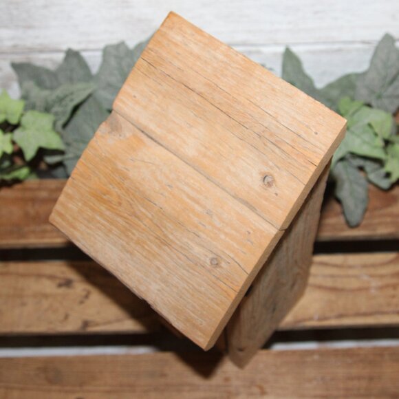Adorable Rustic Vintage Primitive Farmhouse Reclaimed Wood Birdhouse - Picture 4 of 6